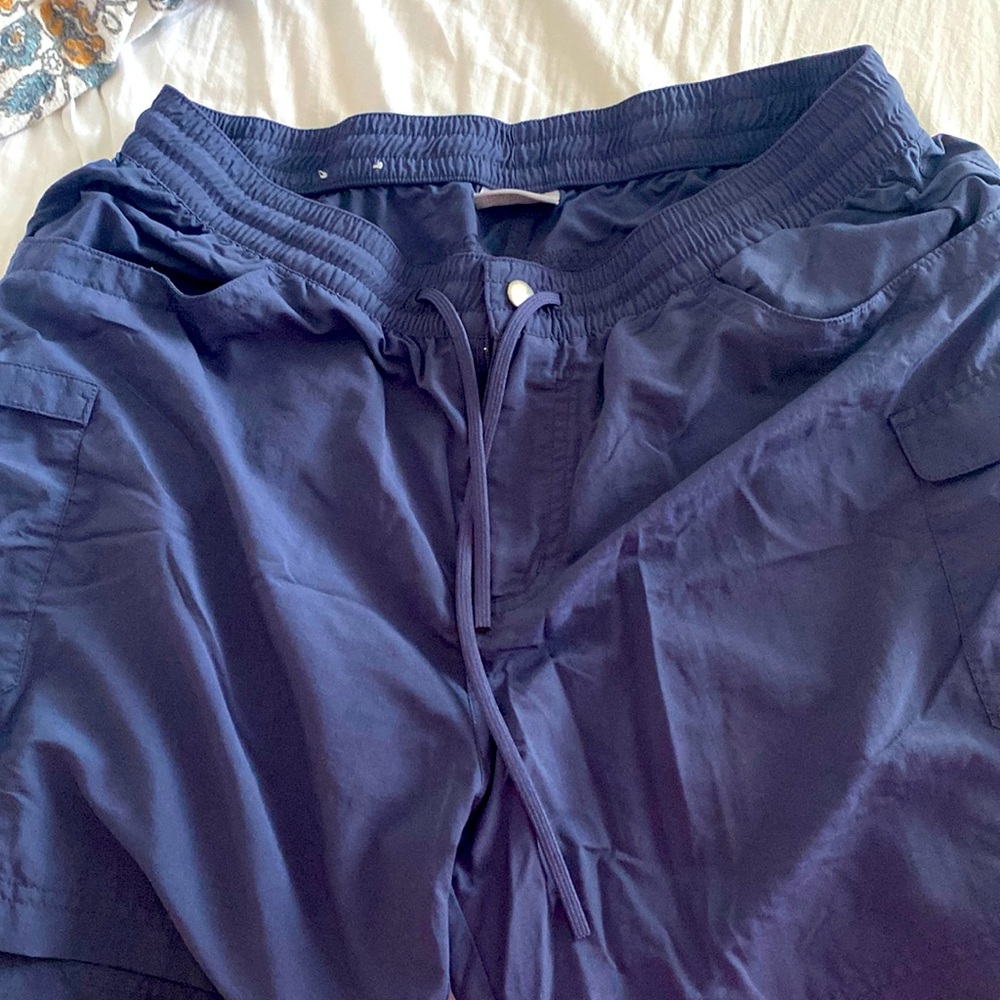Columbia women size Large shorts